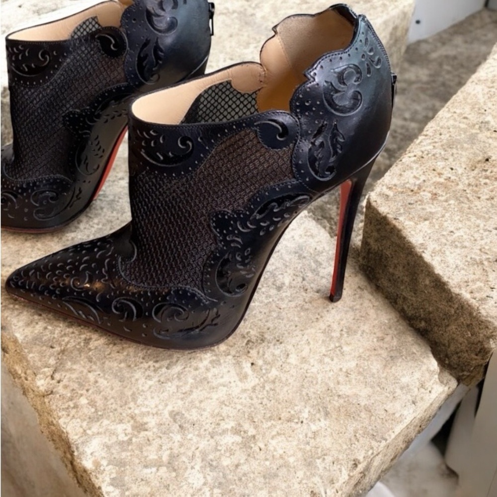 Christian Louboutin mandolina mesh ankle booties sz. 39